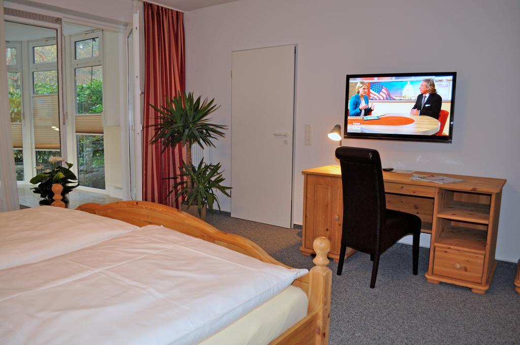 Hellmann\u00B4s Hotel Bremers Bauerndiele Wiefelstede Zimmer foto