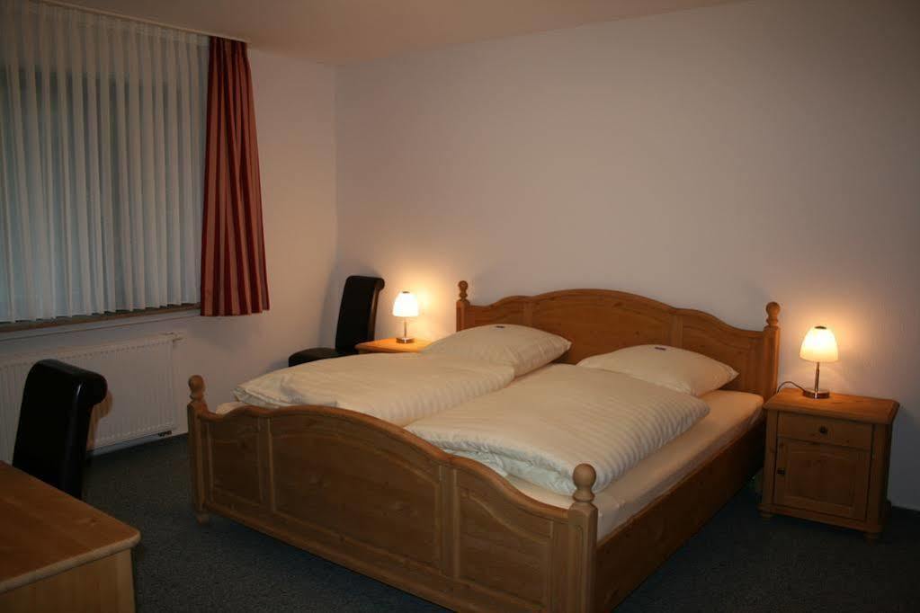Hellmann\u00B4s Hotel Bremers Bauerndiele Wiefelstede Exterior foto