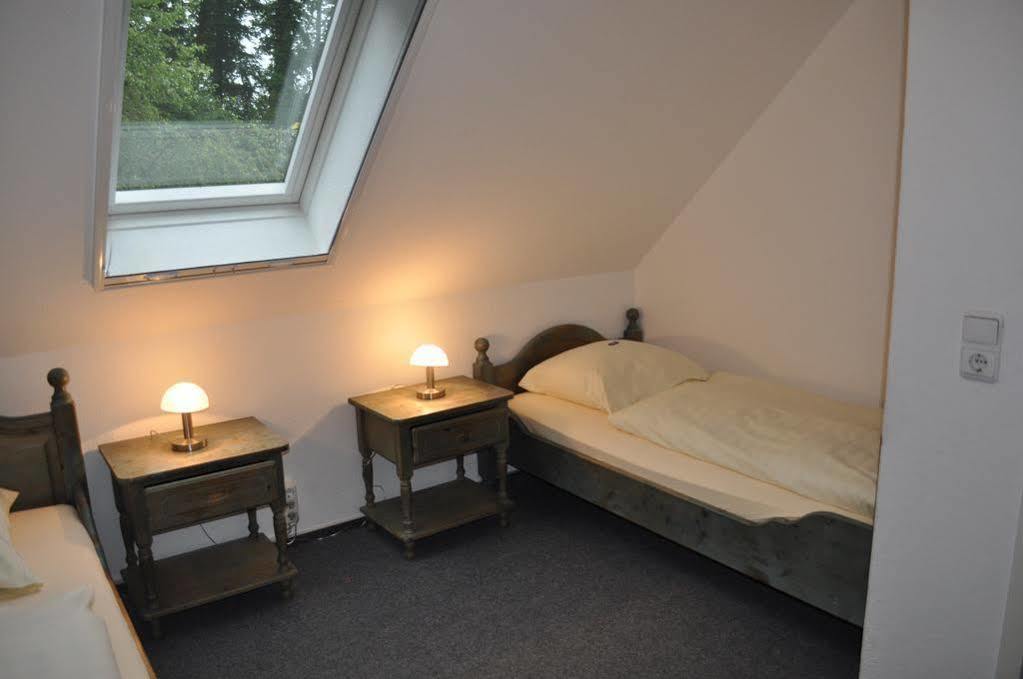 Hellmann\u00B4s Hotel Bremers Bauerndiele Wiefelstede Exterior foto